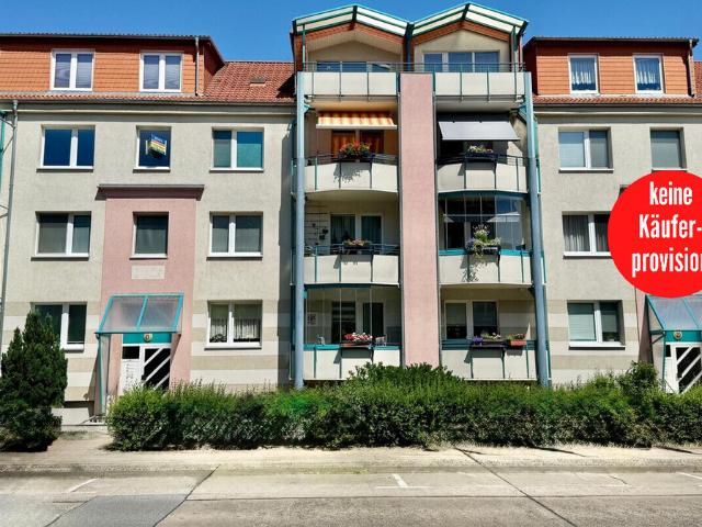 HORN IMMOBILIEN+ RESERVIERT! Neubrandenburg, 3 Raum Eigentumswohnung im EG mit Einbauküche und Balkonverglasung