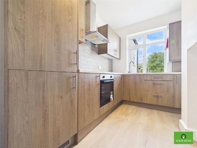 Hornchurch Road, Hornchurch RM11 2 bed flat to rent £1,700 pcm £392 pw