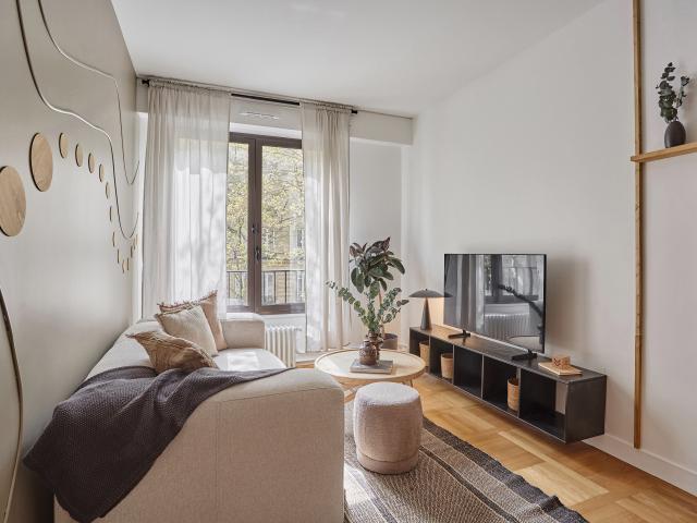 Horna 3 bedroom apartment in Auteuil