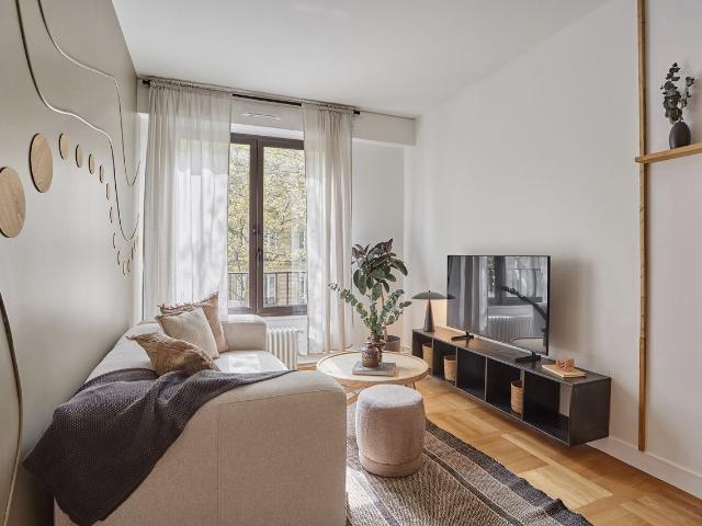Horna 3 bedroom apartment in Auteuil, Paris Amsterdam Apartments for Rent