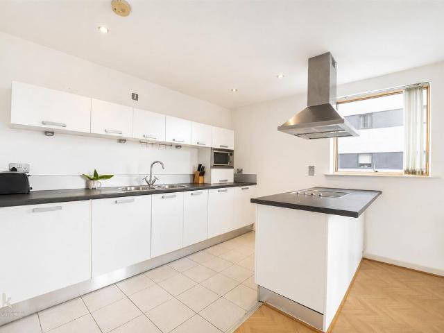 Hornbeam Way, Manchester M4, 2 bed flat to rent, £1,200 pcm | PrimeLocation