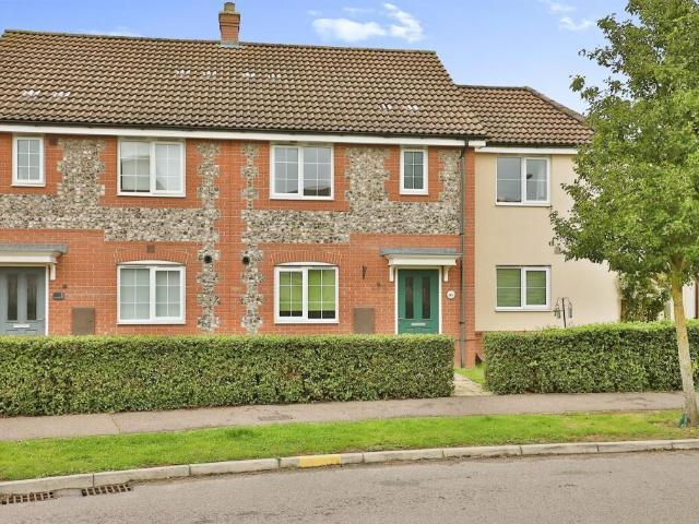 Hornbeam Drive, DEREHAM 3 bed house to rent £1,250 pcm £288 pw