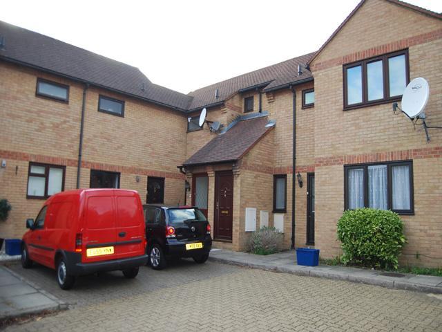 Hornbeam Rise, Friern Barnet, London. House share to rent £1,049 pcm £242 pw