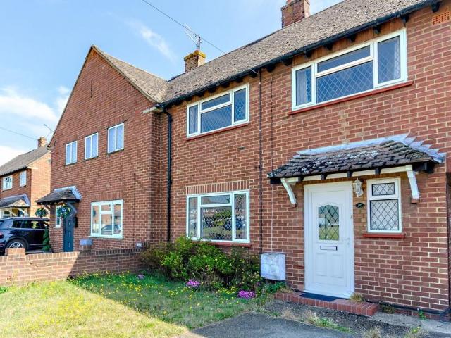 Hornbeam Road, Stoughton, Guildford, GU1 4 bed semi detached house to rent £2,800 pcm £646 pw
