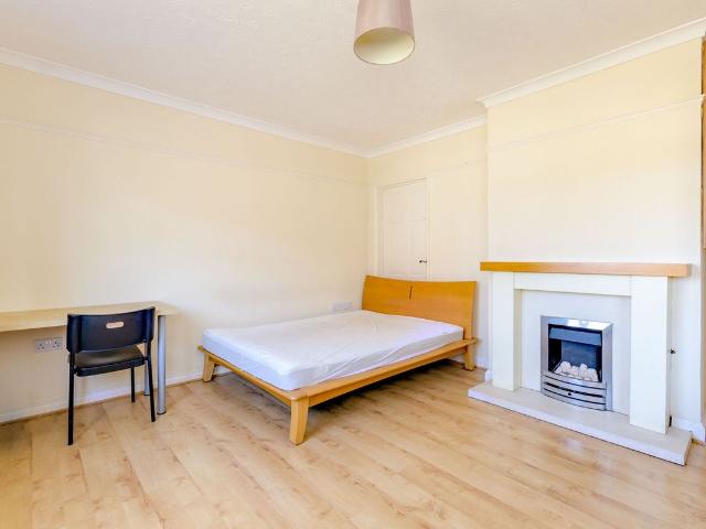 Hornbeam Road, Stoughton, Guildford GU1, 4 bed semi detached house to rent, £2,800 pcm | PrimeLocation