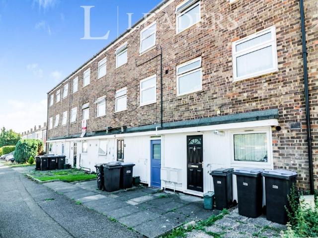 Hornbeams, Harlow, CM20 1 bed flat to rent £1,050 pcm £242 pw