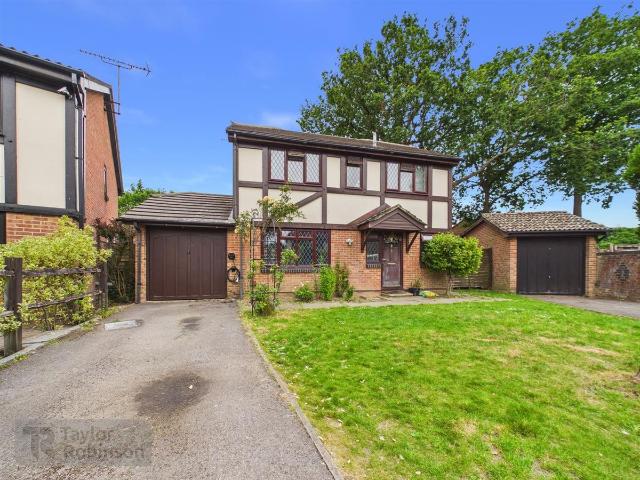 Horndean Close, Crawley RH10, 4 bed detached house to rent, £2,500 pcm | PrimeLocation