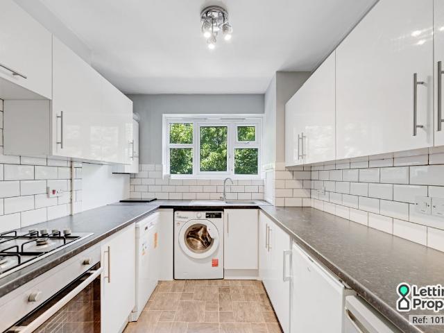 Horne Way, London SW15, 2 bed flat to rent, £2,250 pcm | PrimeLocation