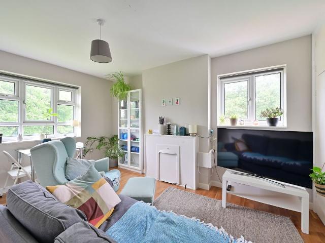 Horne Way, West Putney, London SW15, 2 bed flat to rent, £2,950 pcm | PrimeLocation