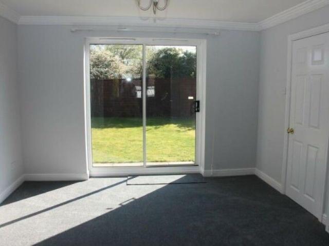 Horner Avenue, Huby