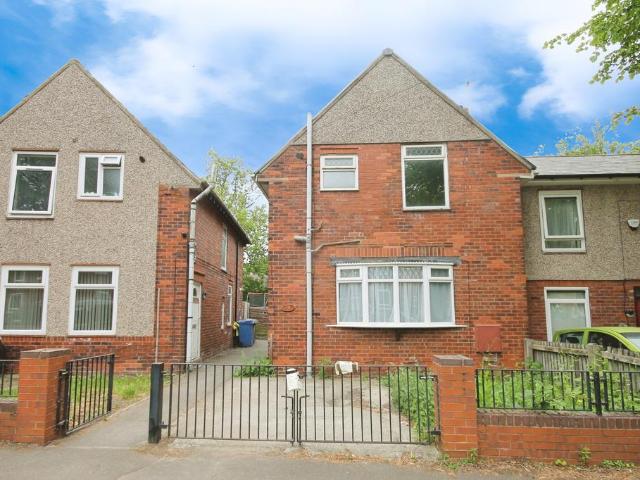 Horninglow Road, Firth Park. 3 bed semi detached house to rent £900 pcm £208 pw