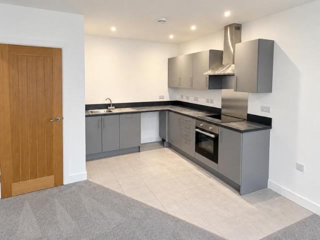 Horninglow Street, Burton On Trent, DE14 1 bed flat to rent £900 pcm £208 pw
