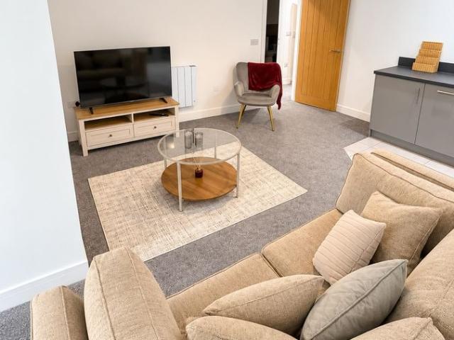 Horninglow Street, Burton On Trent DE14, 2 bed flat to rent, £900 pcm | PrimeLocation