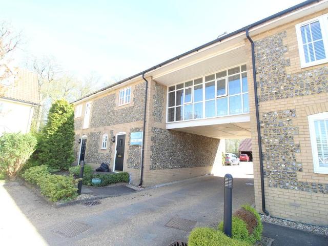 Hornings Park, Bury St Edmunds IP29 2 bed terraced house to rent £1,250 pcm £288 pw