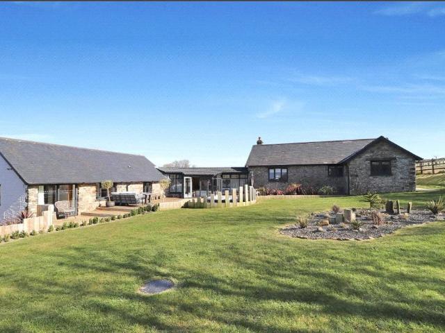Horns Cross, Bideford, Devon, EX39 4 bed bungalow to rent £2,500 pcm £577 pw