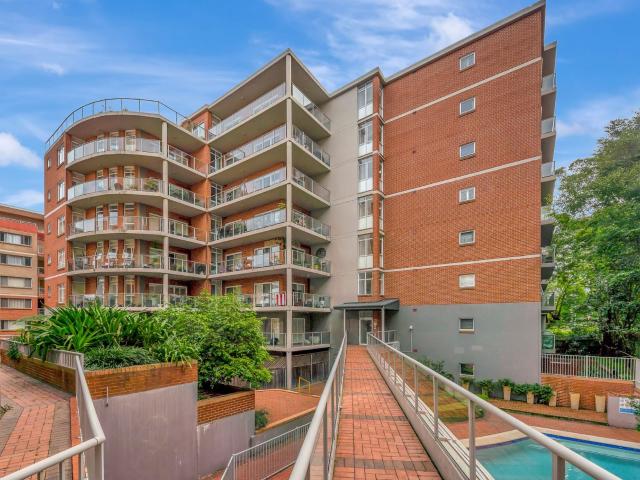 Hornsby, 76/14 18 College Crescent