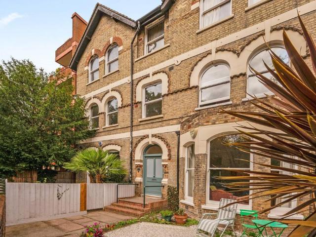 Hornsey Lane, London, N6 3 bed maisonette to rent £3,250 pcm £750 pw