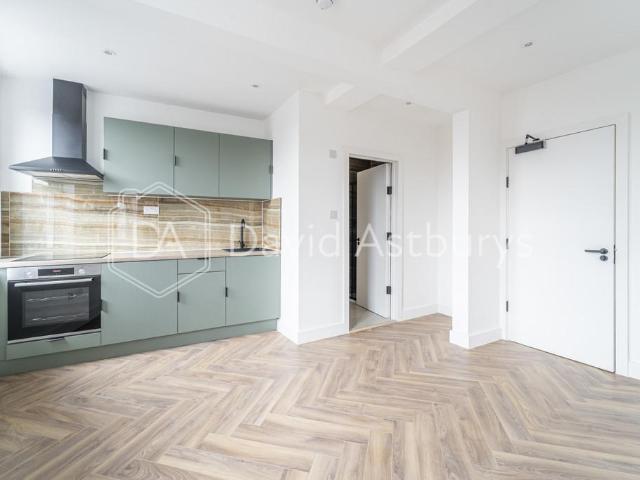 Hornsey Road, Finsbury Park, London Studio to rent £1,450 pcm £335 pw