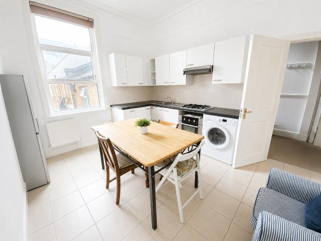 Hornsey Road, Holloway N7, 4 bed flat to rent, £3,950 pcm | PrimeLocation