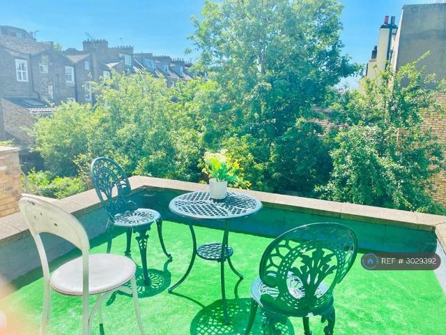 Hornsey Road, London, N7 2 bed flat to rent £2,850 pcm £658 pw