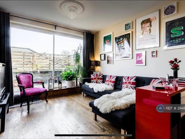 Hornsey Road, London, N19 2 bed flat to rent £2,200 pcm £508 pw