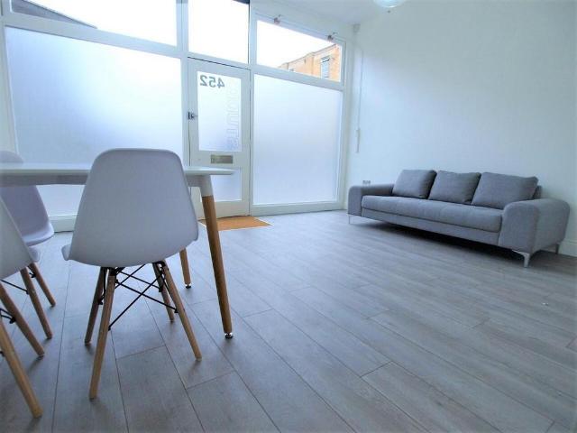 Hornsey Road, London 1 bed flat to rent £1,600 pcm £369 pw