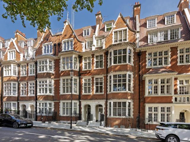 Hornton Street, W8 2 bed flat to rent £3,250 pcm £750 pw
