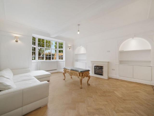 Hornton Street, London, W8 3 bed flat to rent £7,150 pcm £1,650 pw