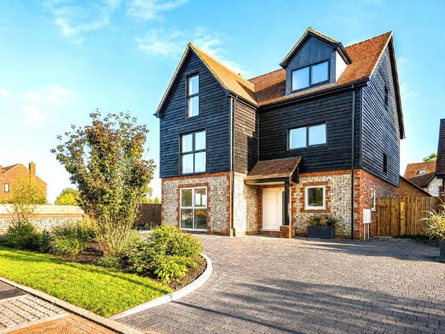 Horse Leys, RG9 4BQ 5 bed detached house to rent £4,950 pcm £1,142 pw
