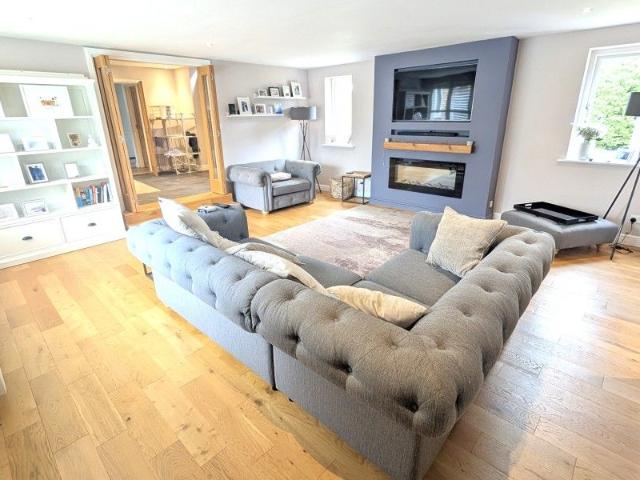 Horsell Rise, Woking 3 bedrooms Property for lettings Seymours