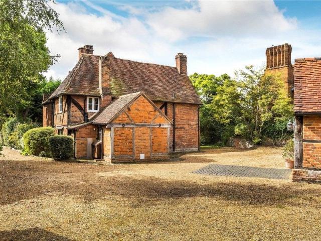 Horsell, Woking GU21, 5 bed detached house to rent, £5,500 pcm | PrimeLocation
