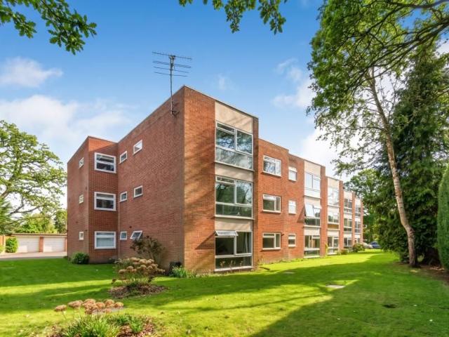 Horsell, Woking, Surrey GU21, 2 bed flat to rent, £1,625 pcm | PrimeLocation