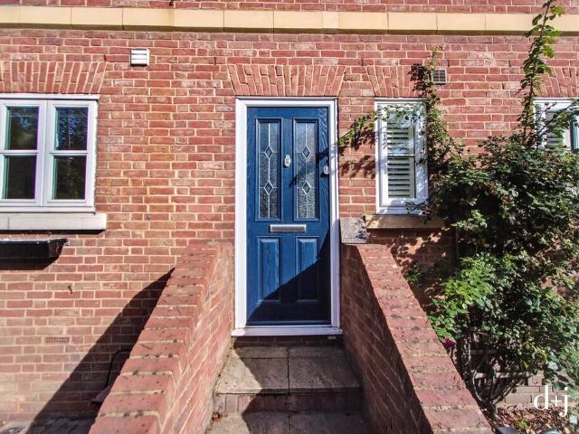 Horseshoe Cottages, Park Street 2 bed end of terrace house to rent £1,900 pcm £438 pw
