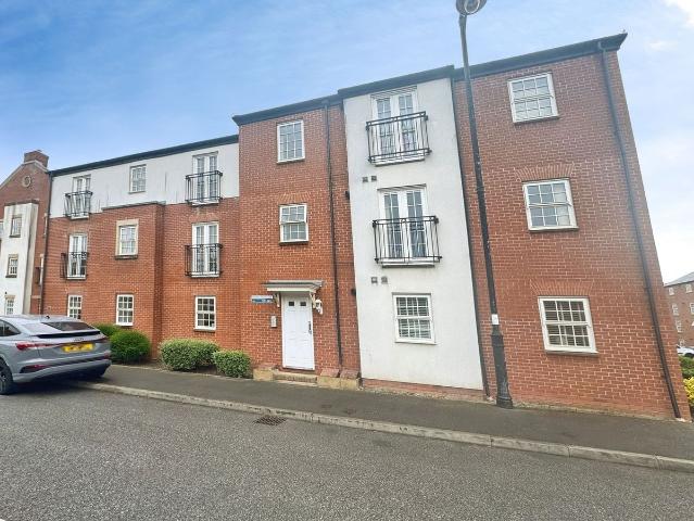 Horseshoe Crescent, Great Barr, Birmingham B43, 2 bed flat to rent, £995 pcm | PrimeLocation