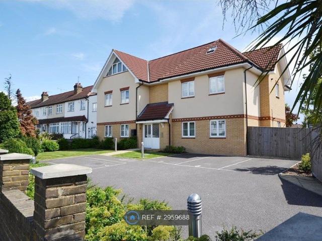 Horseshoe Drive, Uxbridge UB8, 2 bed flat to rent, £1,500 pcm | PrimeLocation