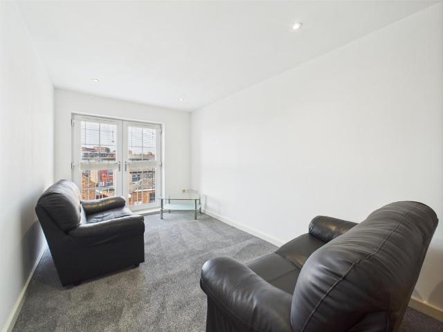 Horsfall Street, Liverpool L8 2 bed flat to rent £875 pcm £202 pw