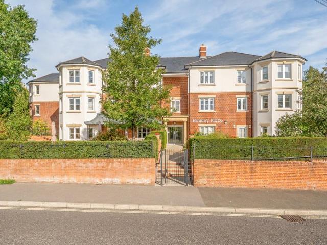 Horsley Place, Cranbrook, Kent, TN17 1 bed apartment to rent £1,250 pcm £288 pw