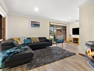 Horsley, Dombarton, Snapper Island - Garden