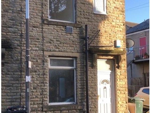 Horsman Street, Bradford BD4, 2 bed end terrace house to rent, £850 pcm | PrimeLocation