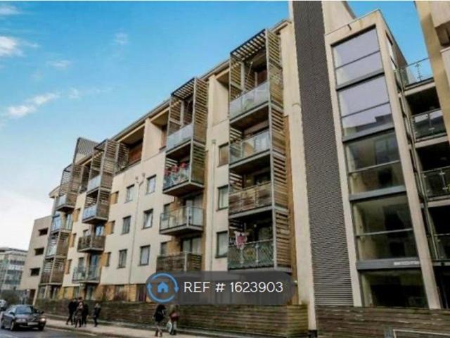 Horsted Court, Brighton BN1, 3 bed flat to rent, £2,000 pcm | PrimeLocation
