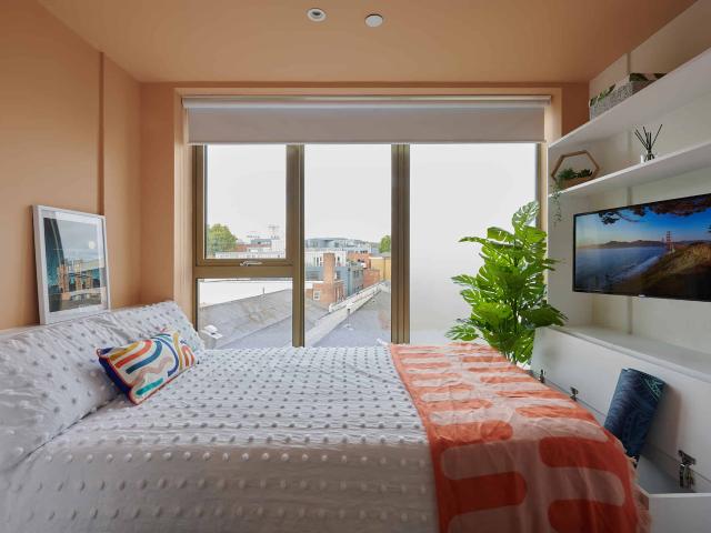 Host View Studios, London Has an Apartment