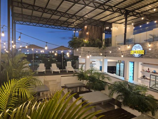 Hostal en venta a estrenar con alberca y solarium en el rooftop
