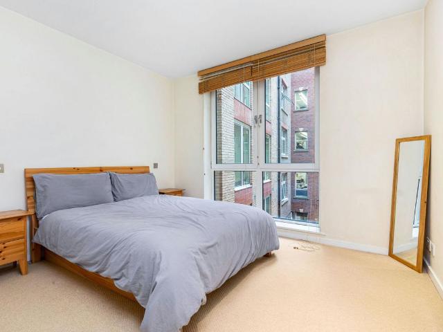 Hosier Lane, London EC1A, 1 bed flat to rent, £2,500 pcm | PrimeLocation