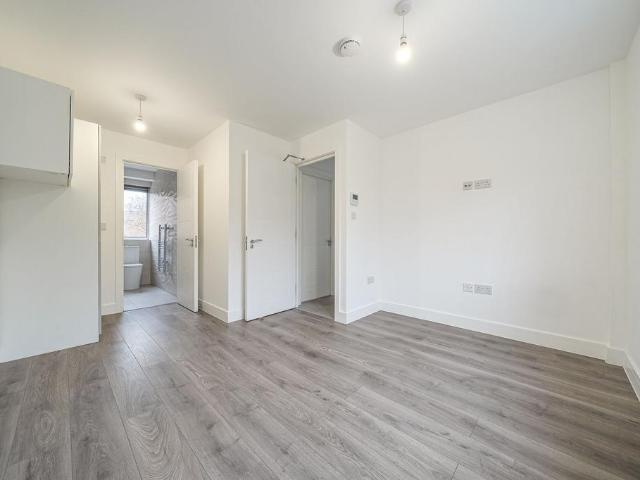 Hospital Way, Hither Green, SE13 6 bed house share to rent £1,000 pcm £231 pw