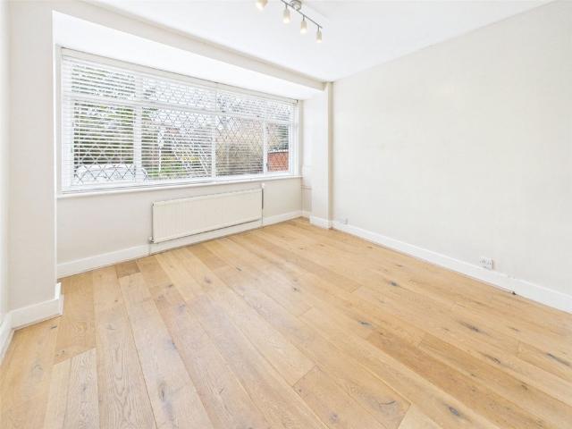 Hospital Bridge Road, Twickenham, TW2