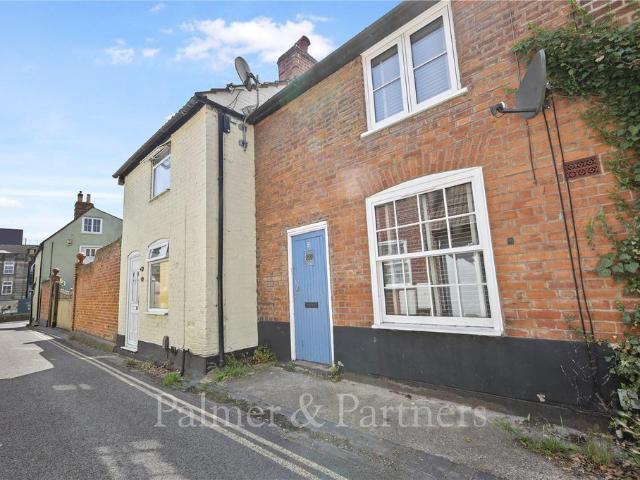 Hospital Lane, Colchester, Essex, CO3 1 bed terraced house to rent £1,100 pcm £254 pw