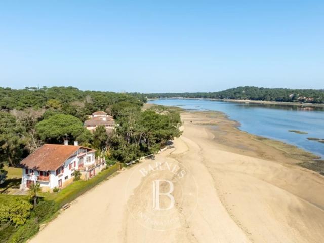 HOSSEGOR, VILLA EN PREMIÈRE LIGNE LAC
