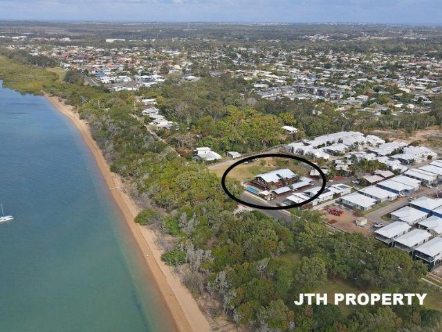 HOT INVESTMENT OPPORTUNITY BY THE BEACH!