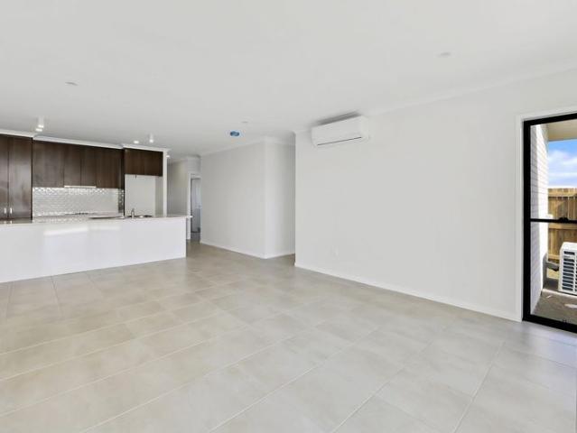 HOT NEW LISTING ! 3 bed 2 bath in 'Bargara Views Estate'