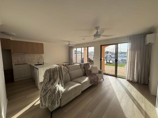 HOT NEW LISTING FOR RENT IN HOPE ISLAND  $895 Per Week – Available Now
